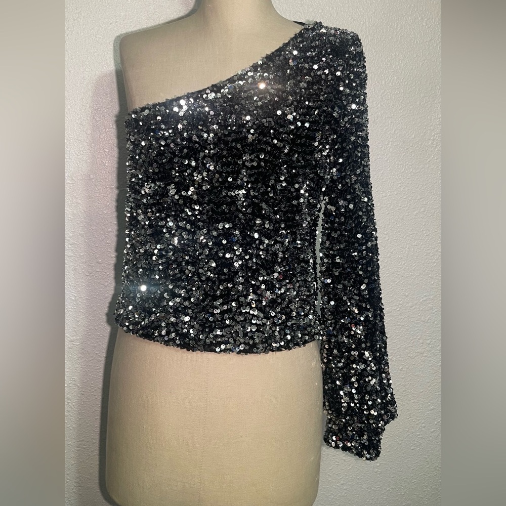 Audrey parks sequins One-Shoulder blouse size large